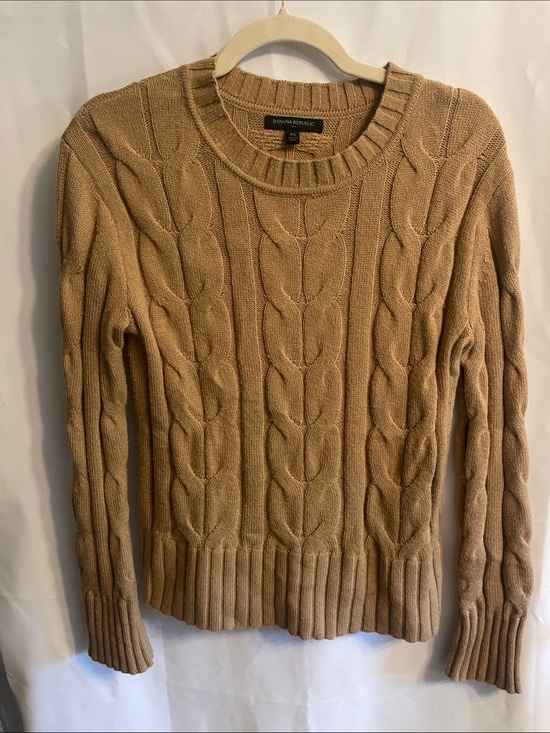 Banana Republic Sweaters - Banana Republic Cable-Knit Crewneck Sweater in Camel/Tan